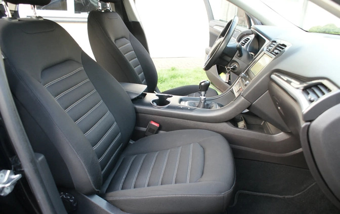 Ford Mondeo cena 53800 przebieg: 195000, rok produkcji 2019 z Stryków małe 407